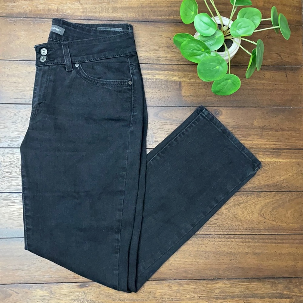 Levi 529 Straight Leg Jeans